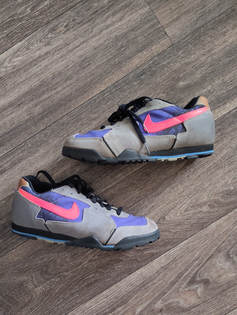 Vintage Nike Echelon Trail Sneakers - Gray, Purple & Pink Accent